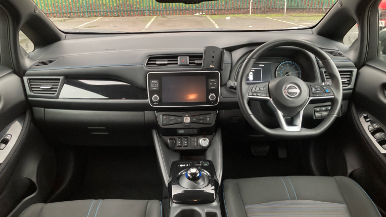 Nissan LEAF 110kW N-Connecta 39kWh 5dr Auto Electric Hatchback